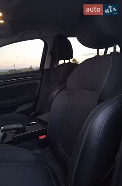 Хэтчбек Renault Megane 2016 в 