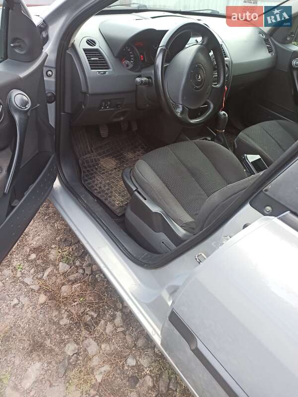 Седан Renault Megane 2005 в Томашполі