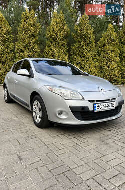Хэтчбек Renault Megane 2009 в 