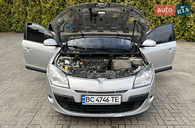 Хэтчбек Renault Megane 2009 в 