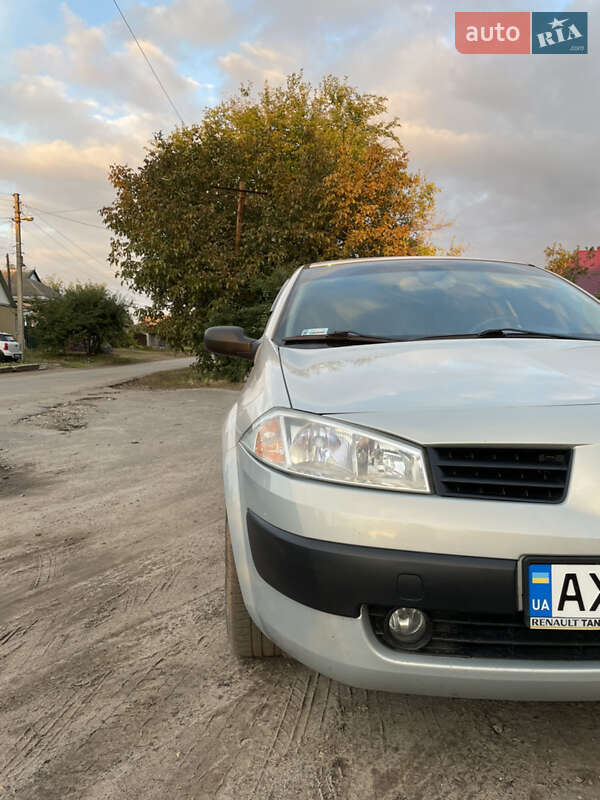 Седан Renault Megane 2004 в Краснограде