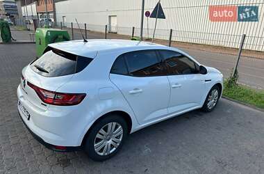 Хэтчбек Renault Megane 2017 в 
