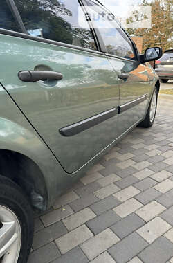 Седан Renault Megane 2004 в 