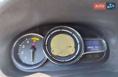 Хэтчбек Renault Megane 2010 в 