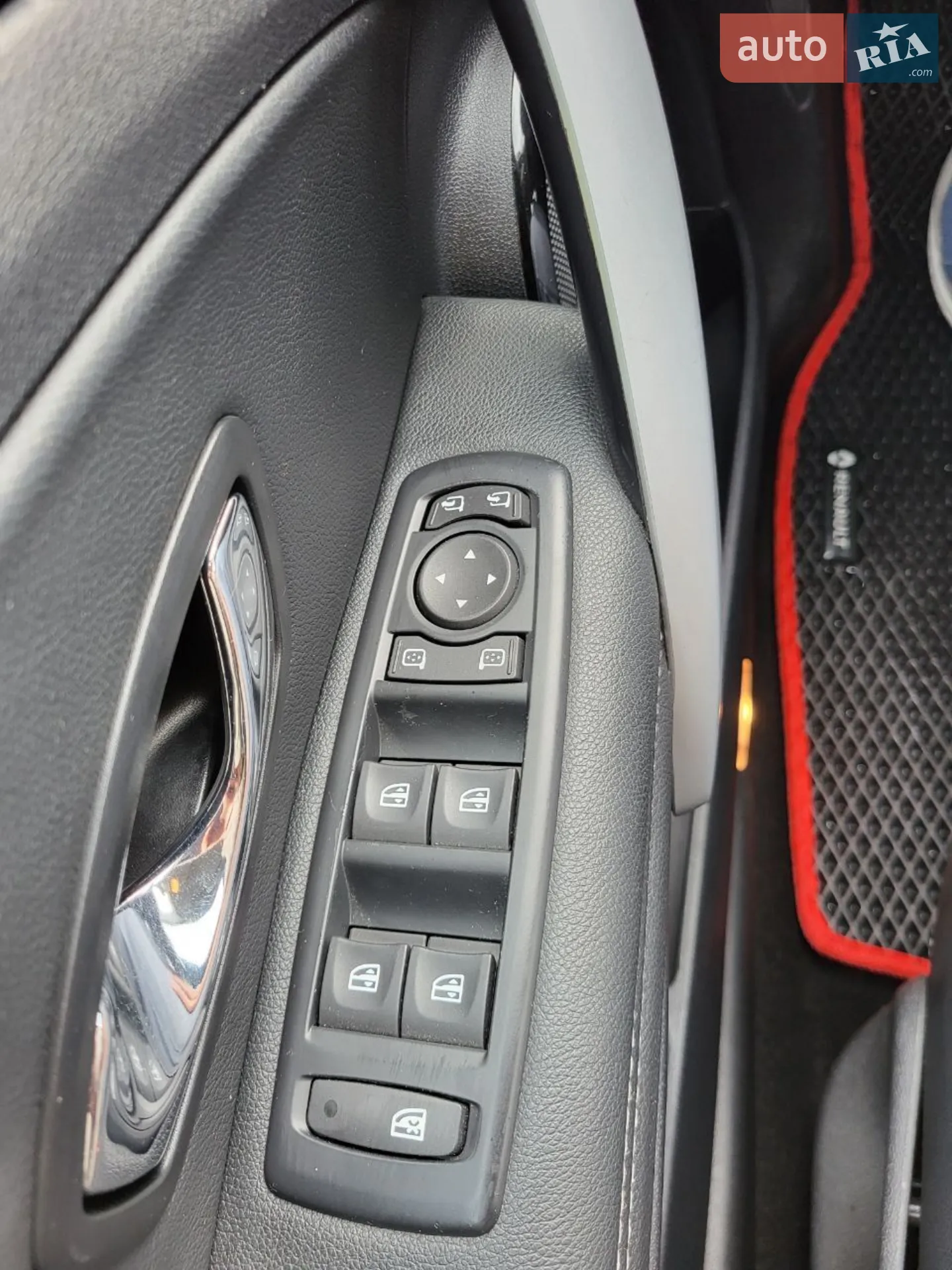 2012 Renault Megane - мініатюра 25