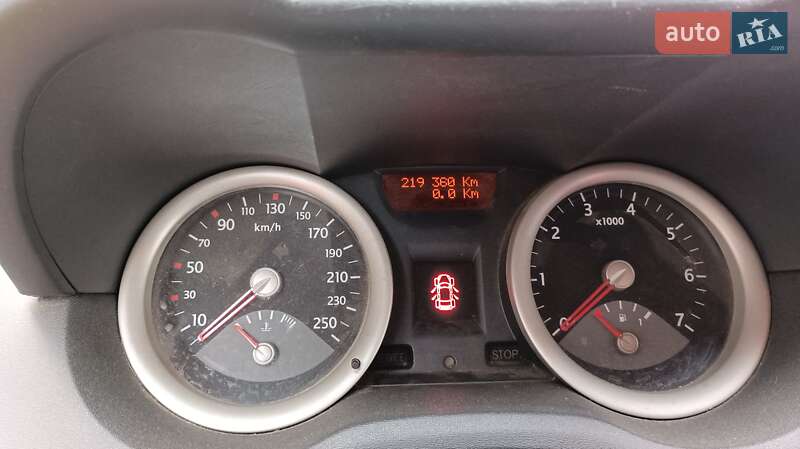 Седан Renault Megane 2003 в Отинії фото 9 Седан Renault Megane 2003 в Отинії