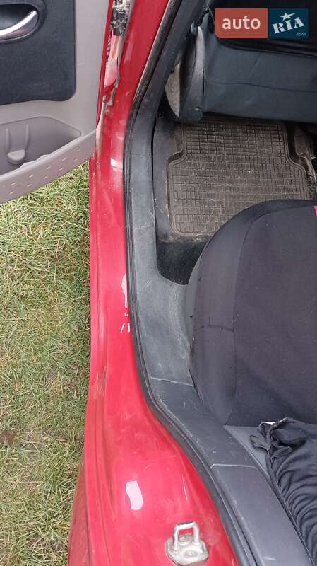 Седан Renault Megane 2003 в Отинії фото 11 Седан Renault Megane 2003 в Отинії