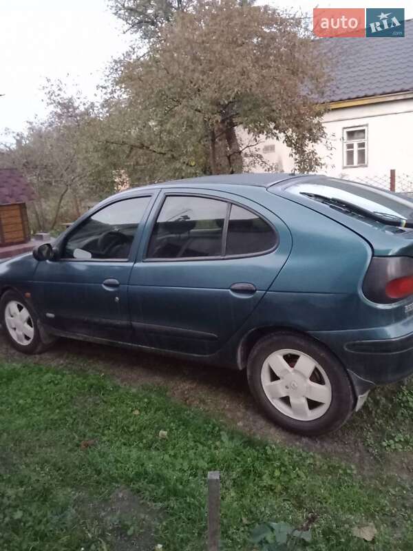 Седан Renault Megane 1996 в Коростені
