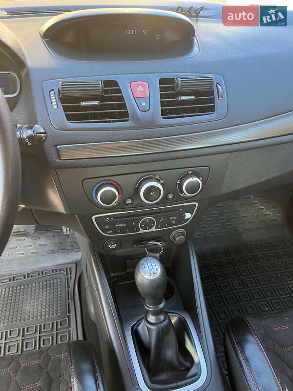 Хэтчбек Renault Megane 2009 в Николаеве фото 22 Хэтчбек Renault Megane 2009 в Николаеве