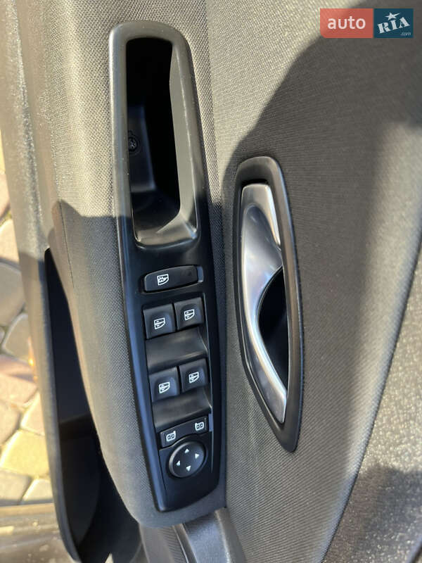 Хэтчбек Renault Megane 2009 в Николаеве фото 30 Хэтчбек Renault Megane 2009 в Николаеве