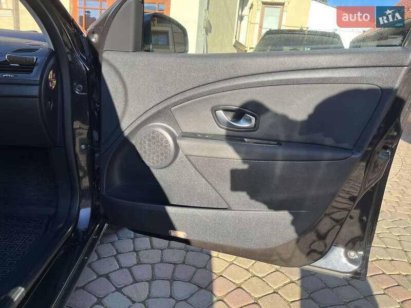 Хэтчбек Renault Megane 2009 в Николаеве фото 41 Хэтчбек Renault Megane 2009 в Николаеве