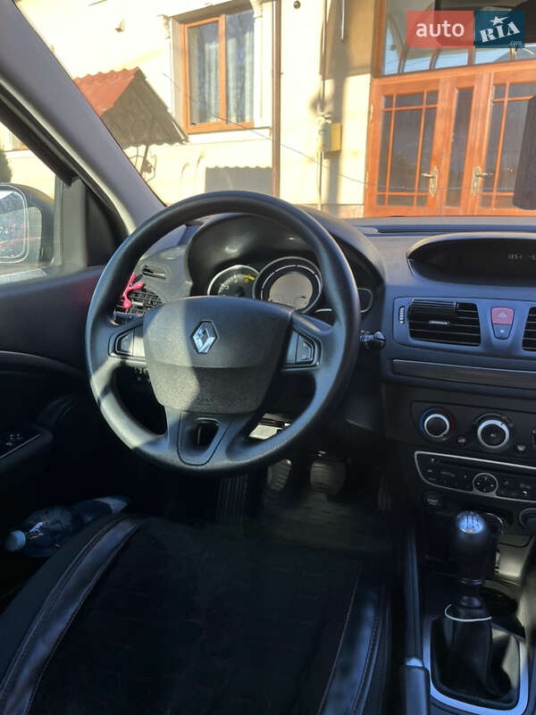 Хэтчбек Renault Megane 2009 в Николаеве фото 48 Хэтчбек Renault Megane 2009 в Николаеве