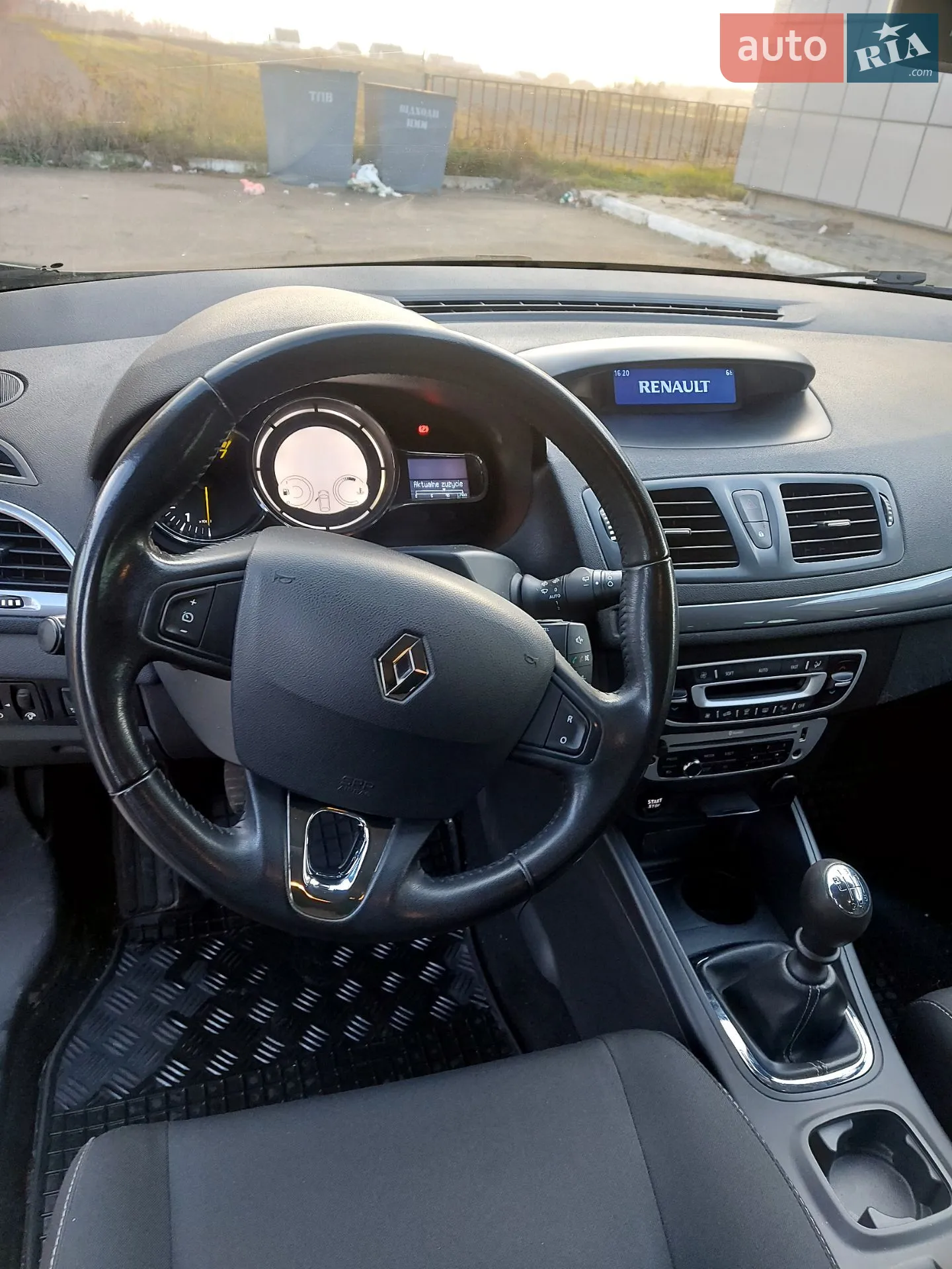 2015 Renault Megane - мініатюра 9