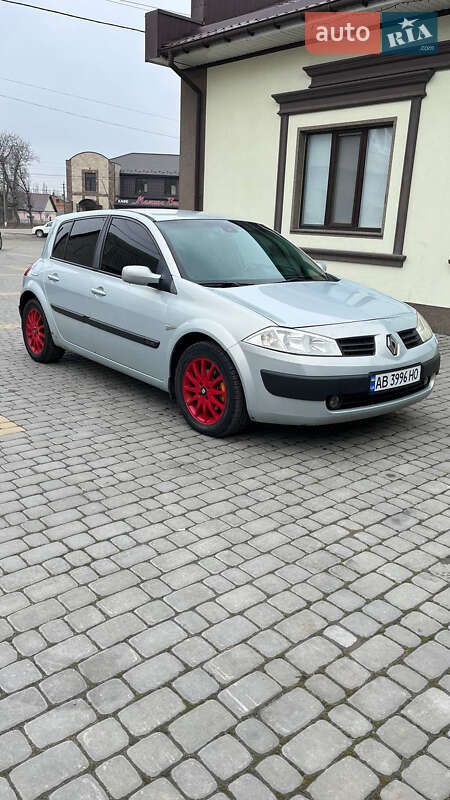 Хэтчбек Renault Megane 2003 в 
