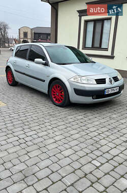 Хэтчбек Renault Megane 2003 в 