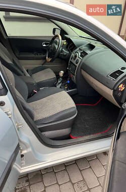 Хэтчбек Renault Megane 2003 в 