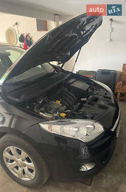 Хэтчбек Renault Megane 2012 в 