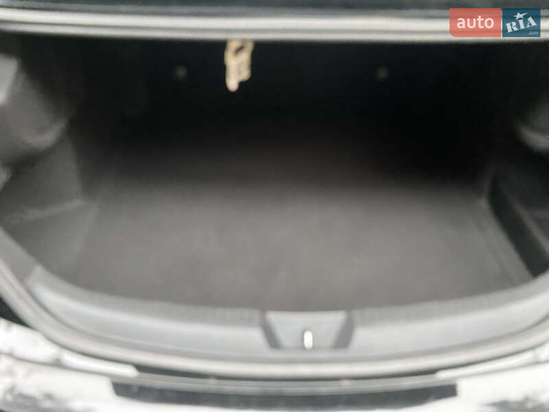 Седан Renault Megane 2019 в Киеве фото 19 Седан Renault Megane 2019 в Киеве