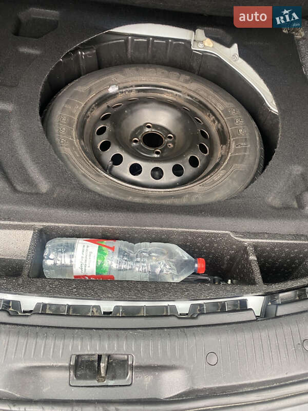 Универсал Renault Megane 2008 в Ровно фото 11 Универсал Renault Megane 2008 в Ровно