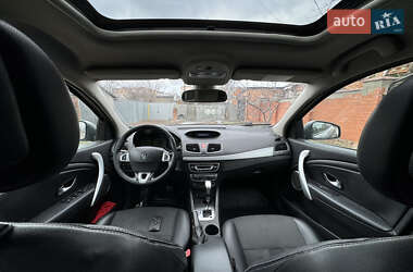 Хэтчбек Renault Megane 2010 в 