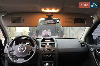 Хетчбек Renault Megane 2009 в 