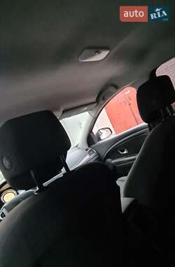 Хэтчбек Renault Megane 2012 в 