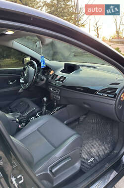 Хетчбек Renault Megane 2011 в 