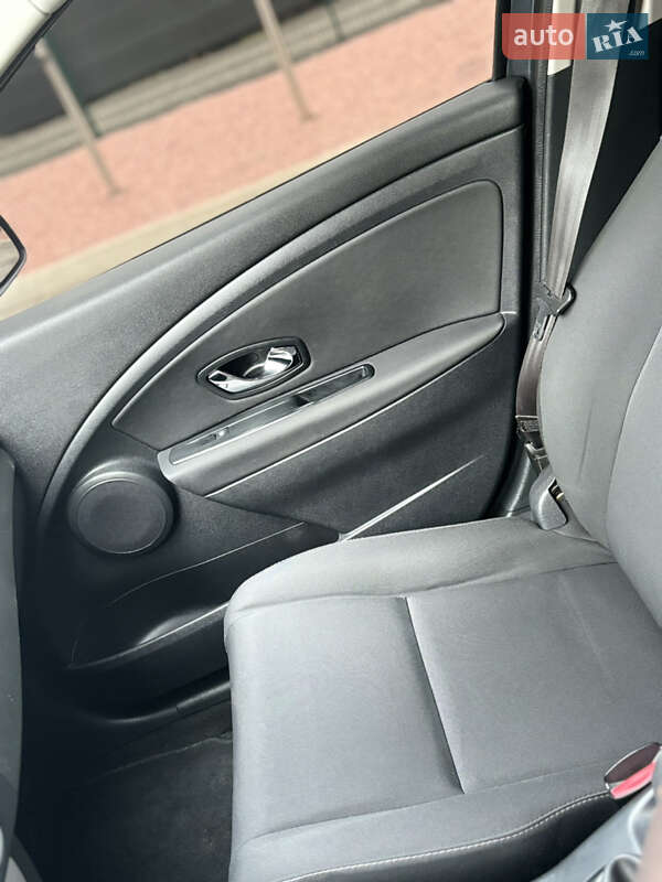 Универсал Renault Megane 2012 в Луцке фото 23 Универсал Renault Megane 2012 в Луцке