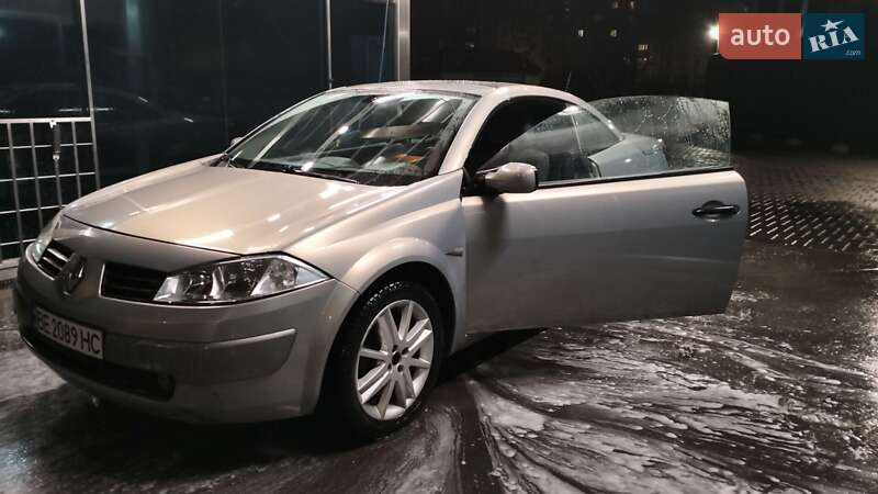 Кабриолет Renault Megane 2004 в 