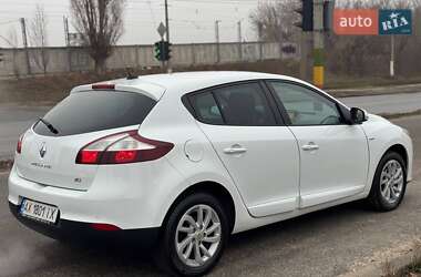 Хэтчбек Renault Megane 2015 в 
