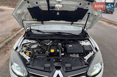 Хэтчбек Renault Megane 2015 в 