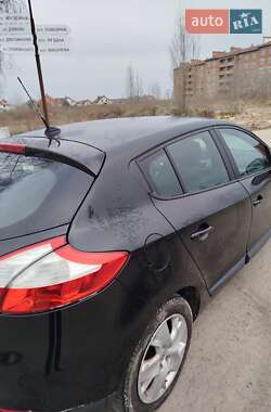Хэтчбек Renault Megane 2013 в 