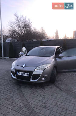 Купе Renault Megane 2010 в 