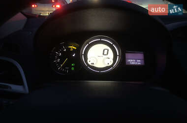 Купе Renault Megane 2010 в 