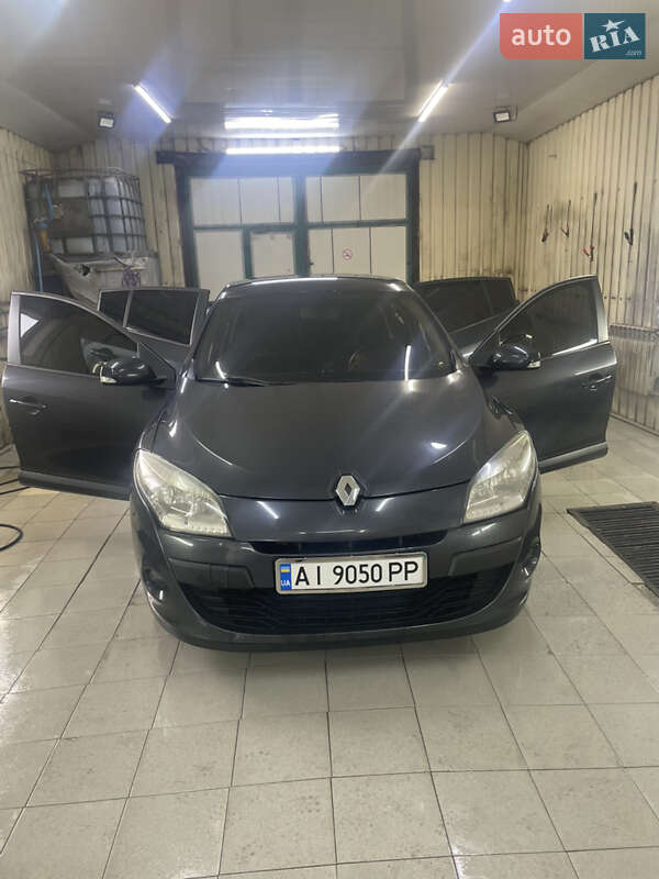 Хэтчбек Renault Megane 2009 в 