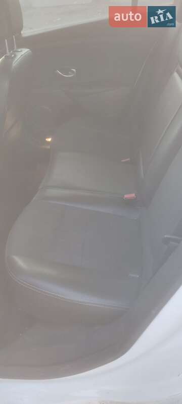 Універсал Renault Megane 2010 в Кам'янському фото 19 Універсал Renault Megane 2010 в Кам'янському