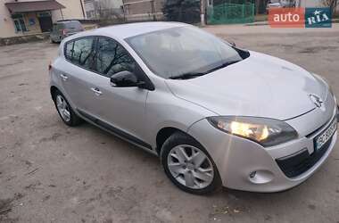 Хэтчбек Renault Megane 2012 в 