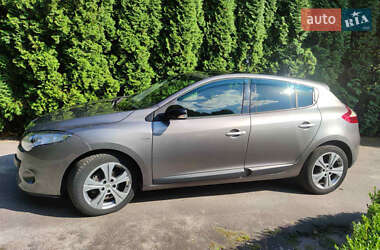Хэтчбек Renault Megane 2011 в 