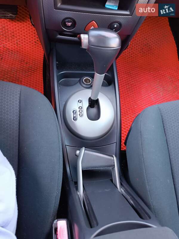 Седан Renault Megane 2003 в Дубно