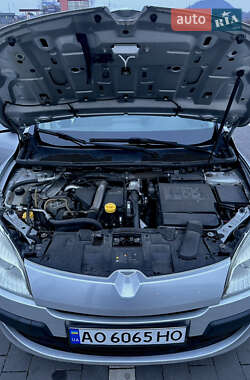 Хэтчбек Renault Megane 2010 в 