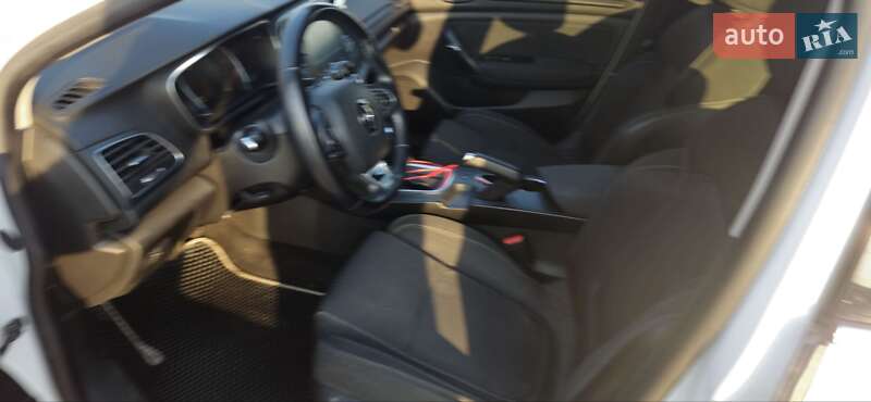 Универсал Renault Megane 2017 в Глухове фото 20 Универсал Renault Megane 2017 в Глухове