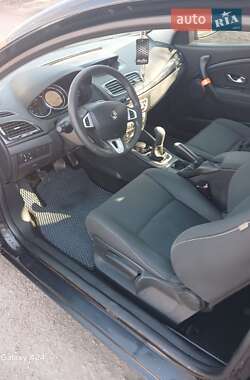 Купе Renault Megane 2010 в 