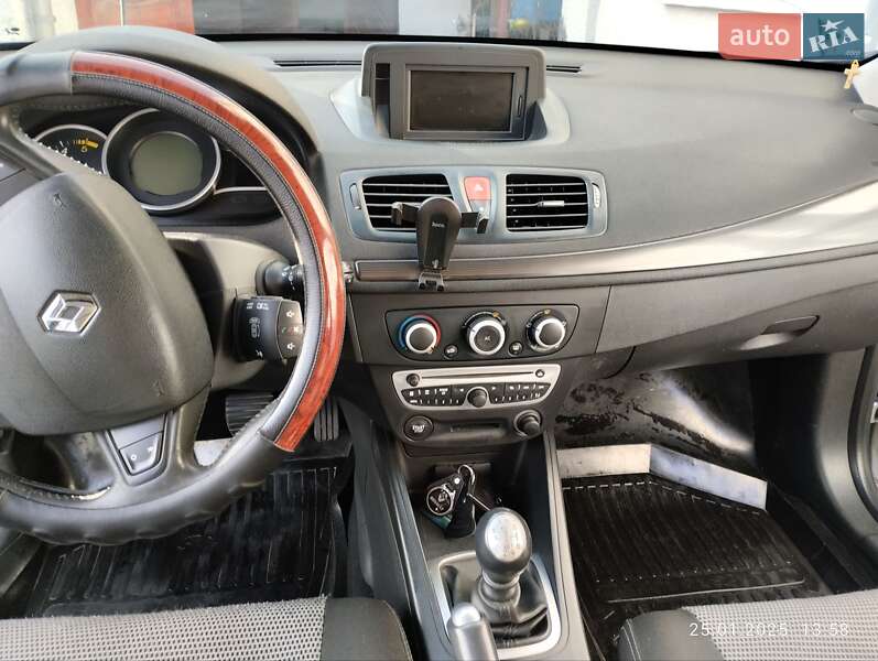 Универсал Renault Megane 2010 в Луцке фото 17 Универсал Renault Megane 2010 в Луцке