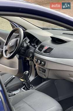 Хэтчбек Renault Megane 2010 в 