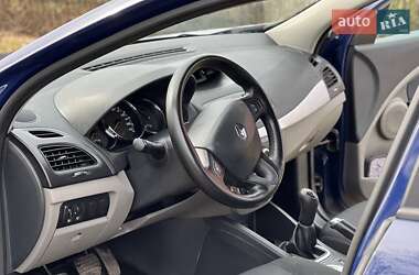 Хэтчбек Renault Megane 2010 в 