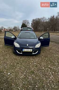 Хэтчбек Renault Megane 2010 в 