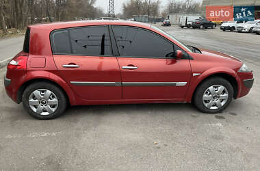 Хэтчбек Renault Megane 2006 в 