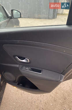 Хэтчбек Renault Megane 2009 в 