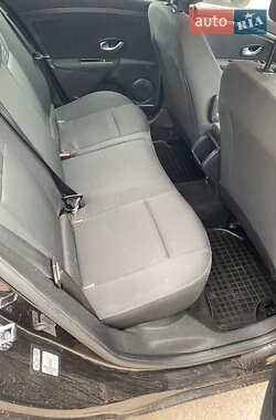 Хэтчбек Renault Megane 2009 в 