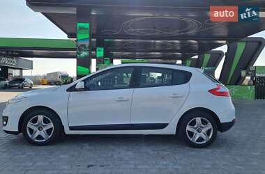 Хэтчбек Renault Megane 2012 в 